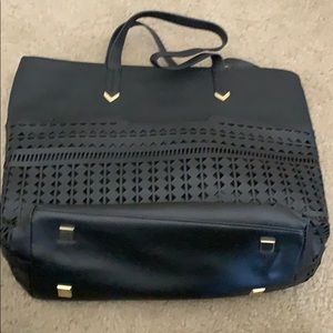 Black stella and dot tote